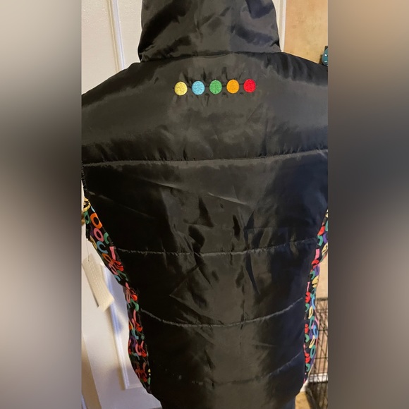 COOGI microfiber outer vest- size large -great piece. NWT - Picture 2 of 6